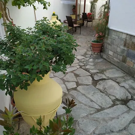 Nikolas بيت ضيافة