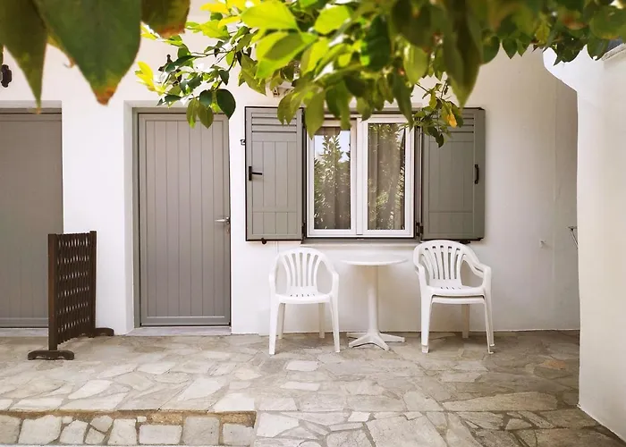 尼古拉膳食公寓 3* 斯基亚索斯镇