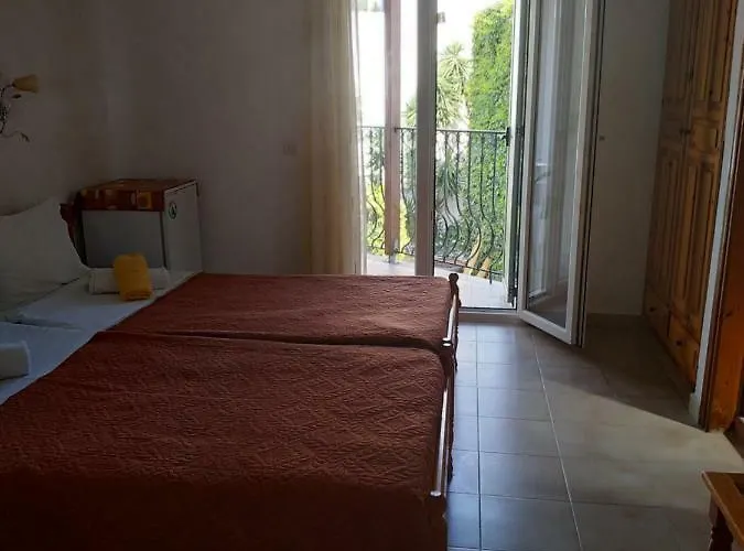 尼古拉膳食公寓 斯基亚索斯镇