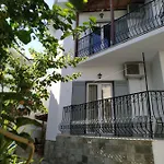 招待所 尼古拉膳食公寓 3*
